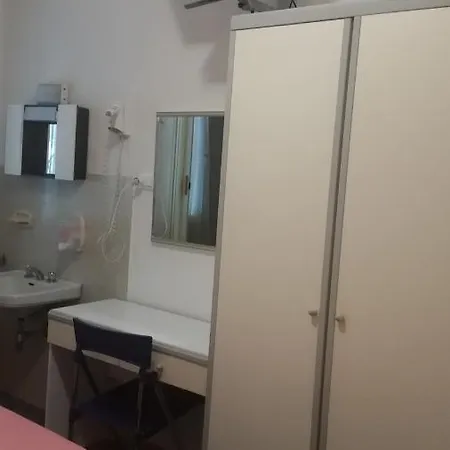 Manolita Hotel *