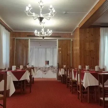Manolita Hotel *