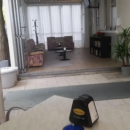 Manolita מלון