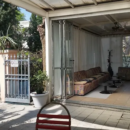 מלון Manolita *
